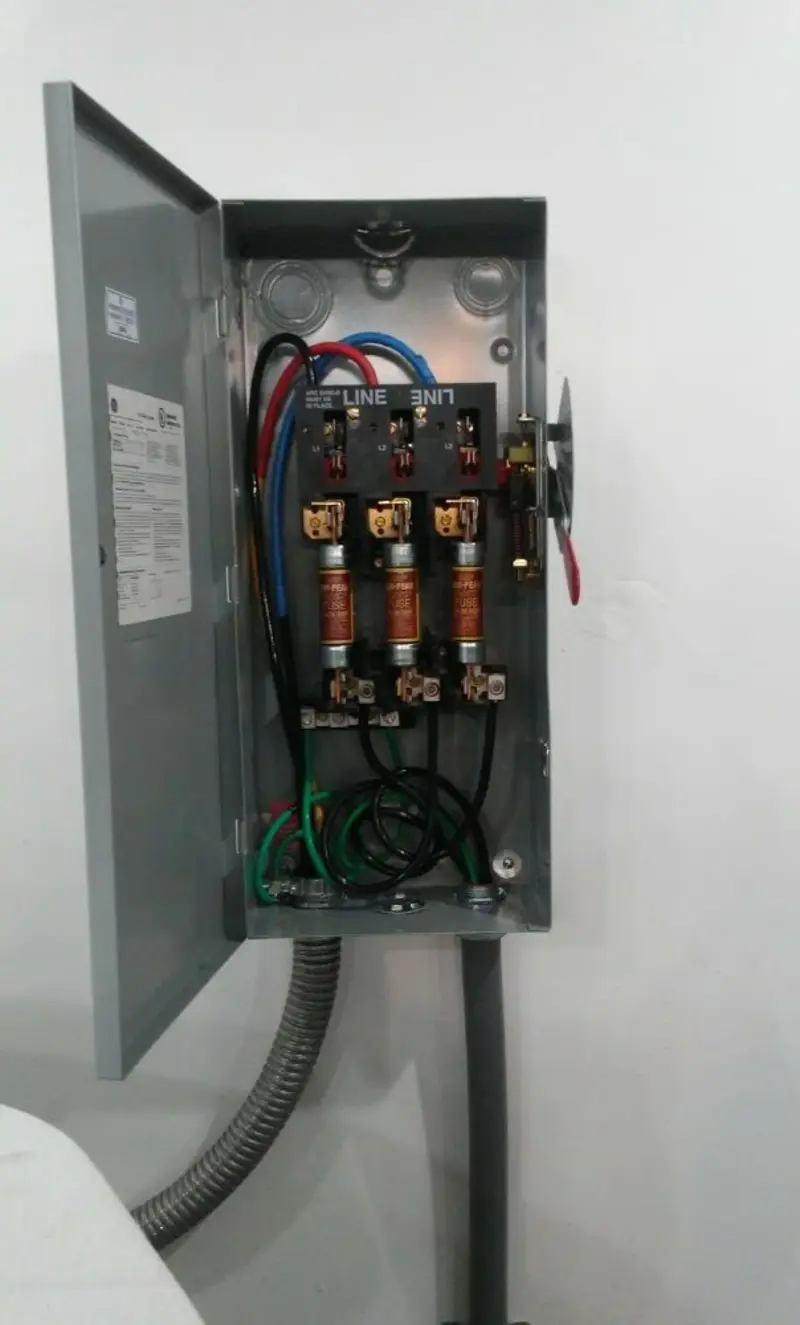 Three-phase disconnect switch installed for Smoke Detector Installation in Sanford